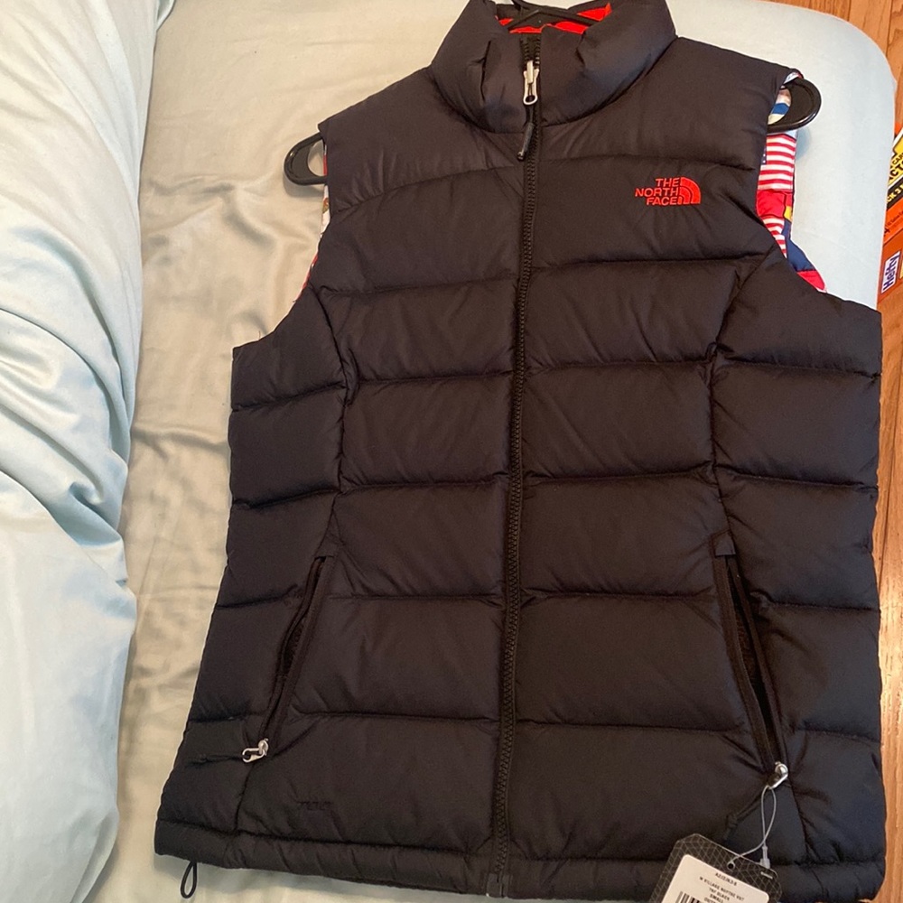 Woman’s north face vest